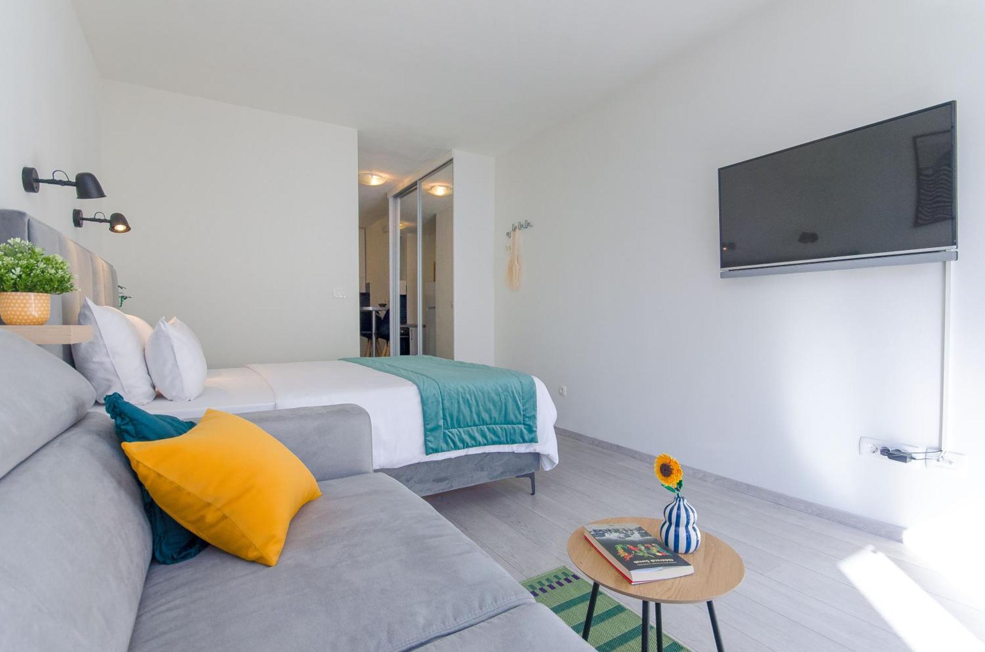 Apartma Side By Side