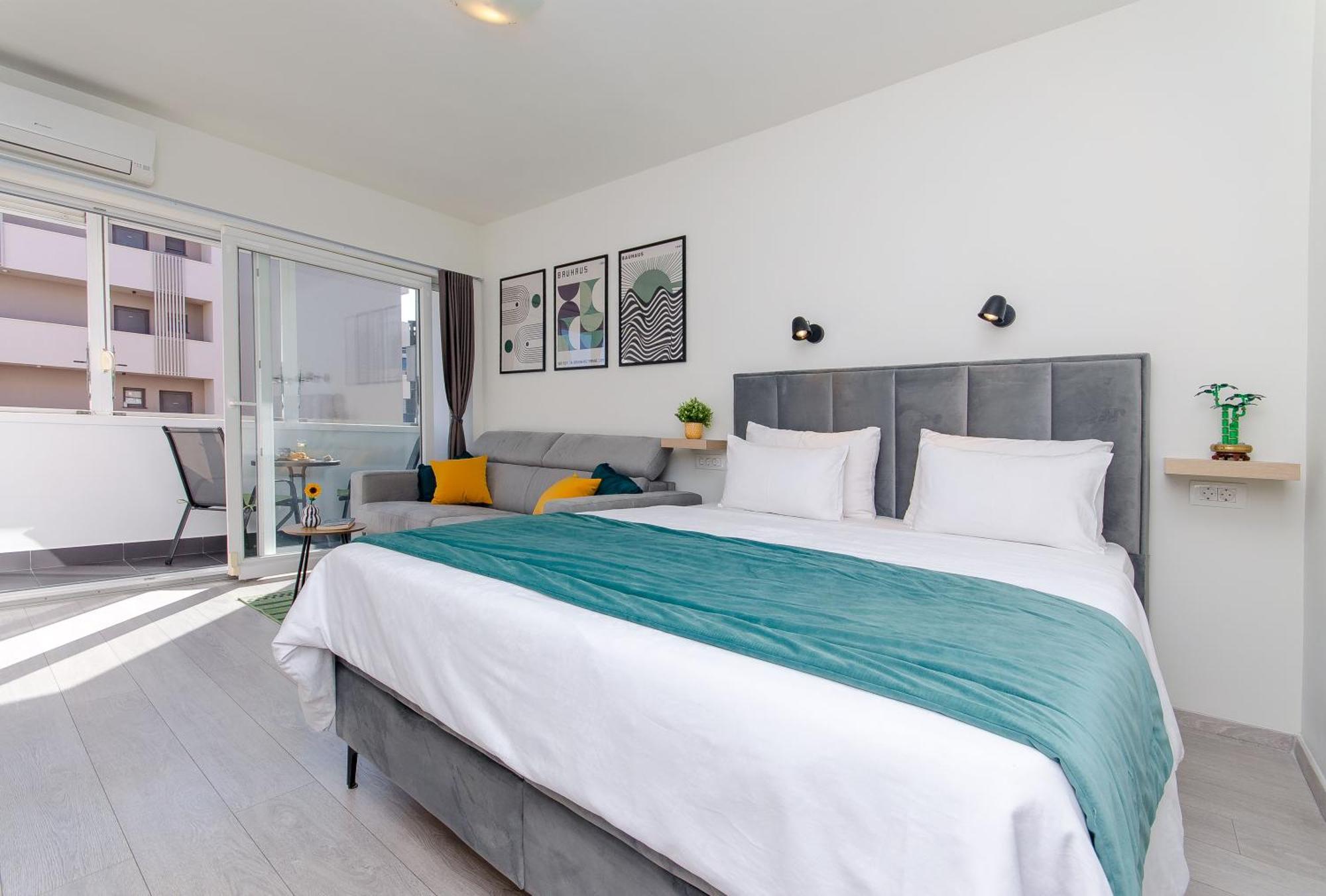 Side By Side Apartma