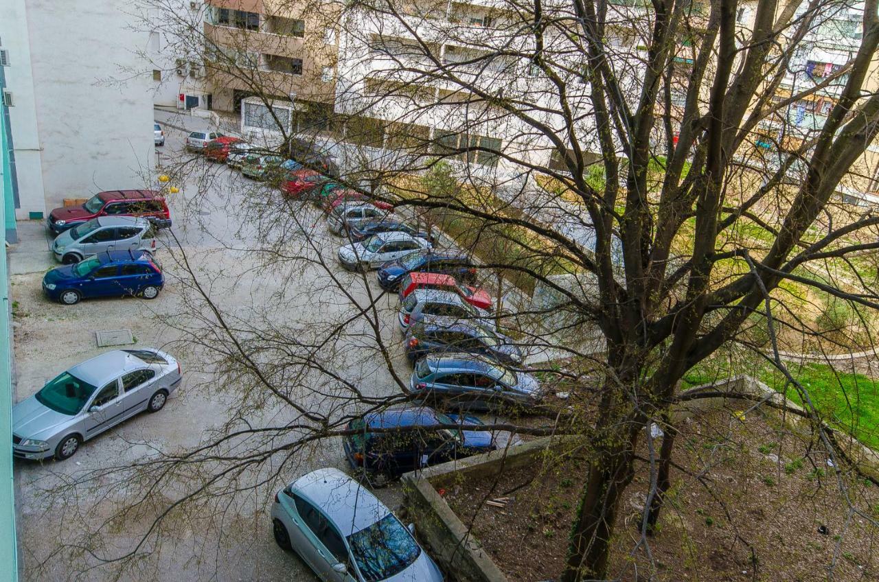 Apartma Side By Side